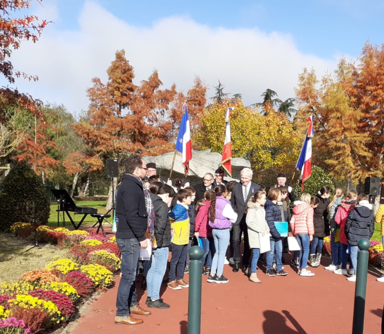 Le Chœur d’Enfants lors de la cérémonie du 11 novembre